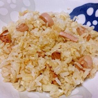 魚肉ソーセージと卵のシンプルチャーハン☆祖母の味